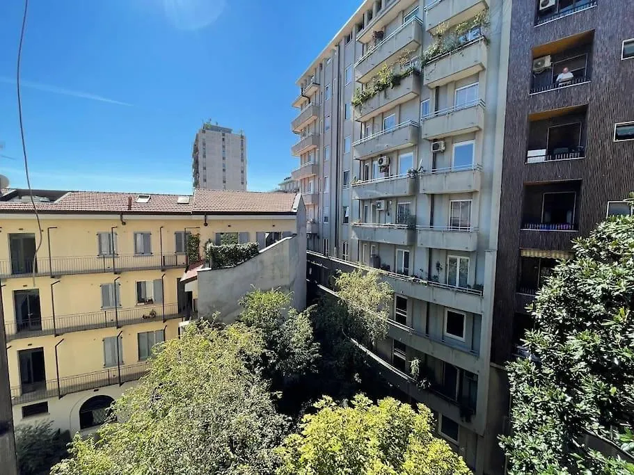 Quiet, Central And Cosy Duomo - Navigli Apartment Milan