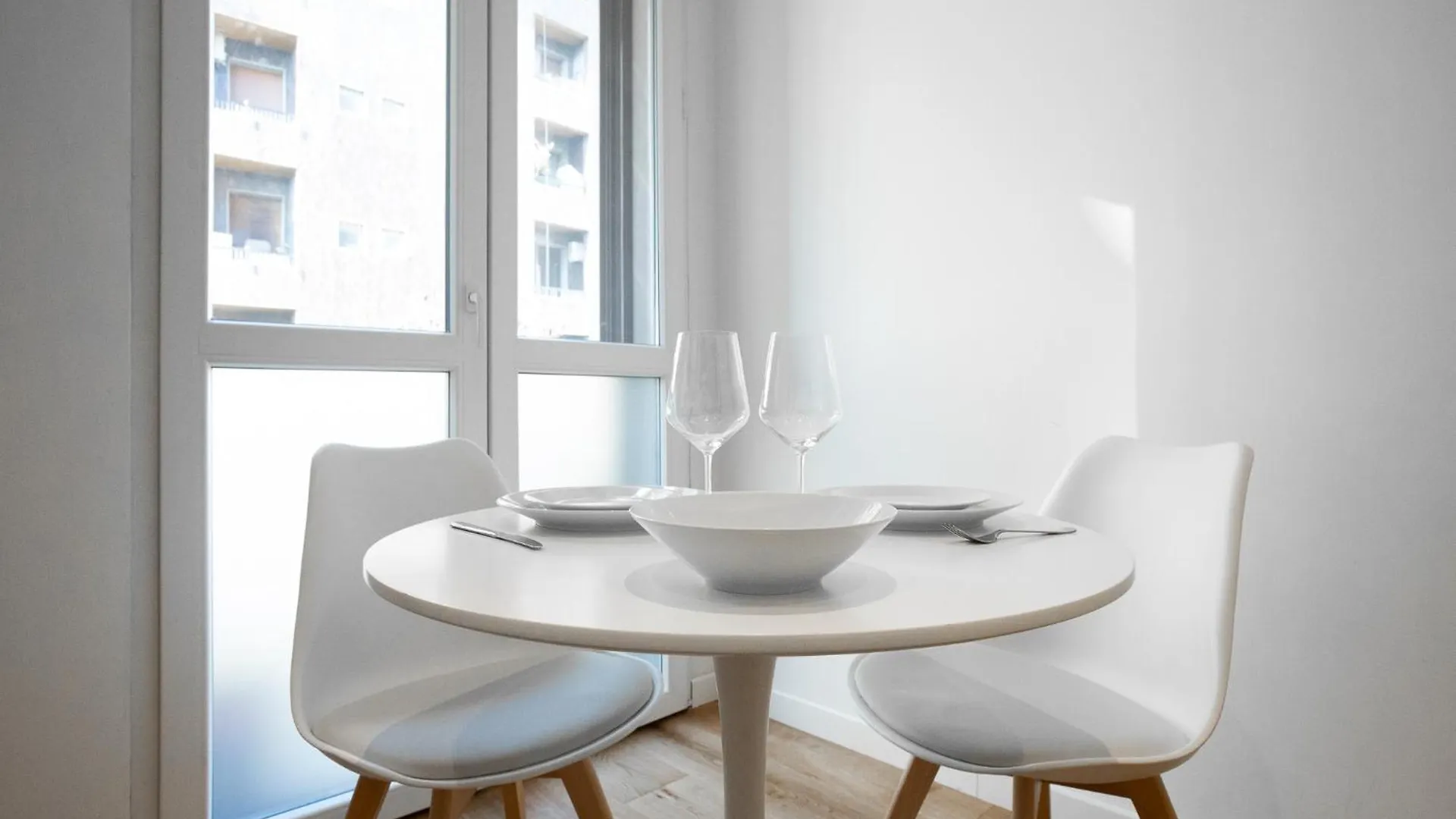 Quiet, Central And Cosy Duomo - Navigli Apartment Milan