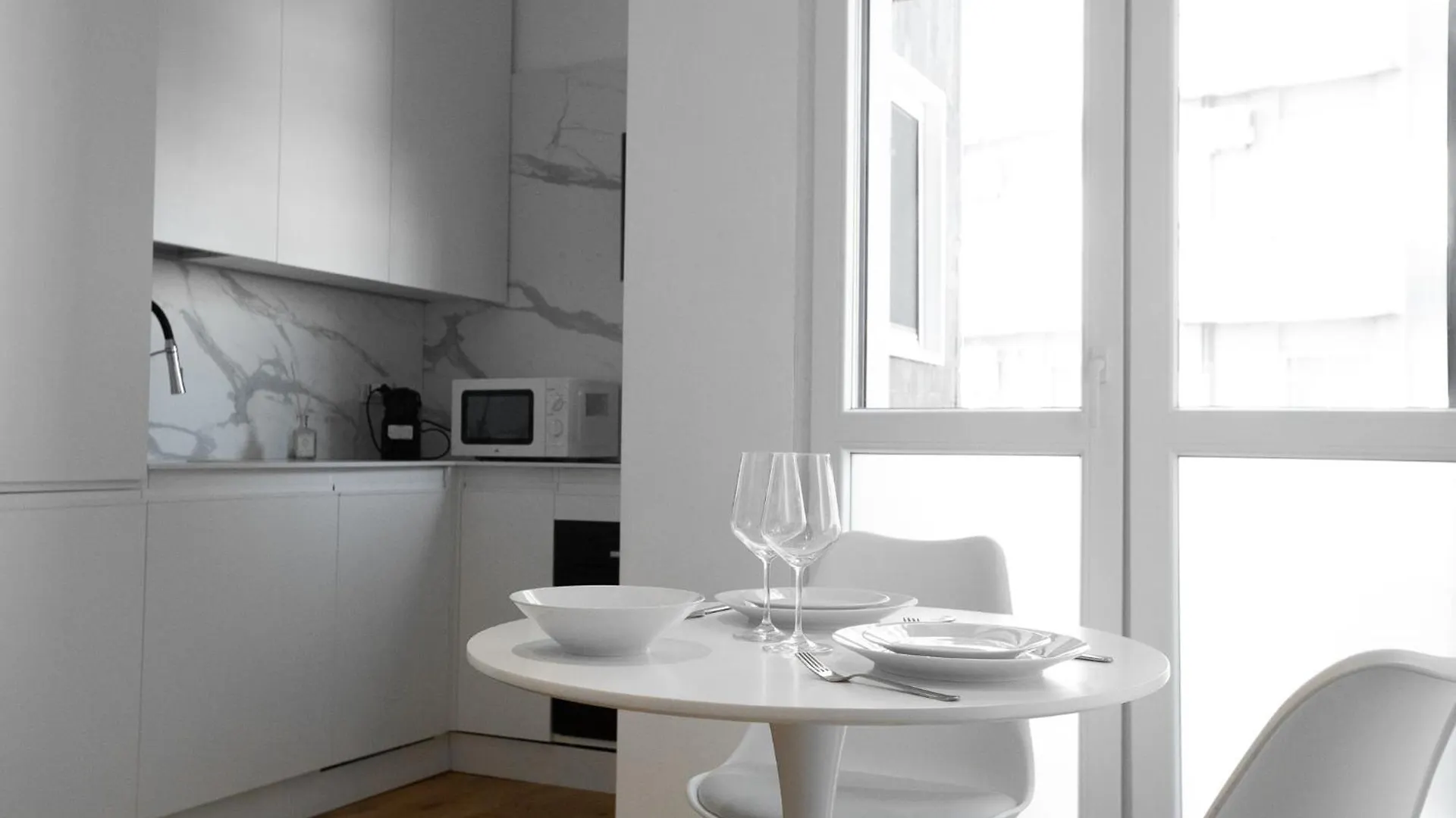 Quiet, Central And Cosy Duomo - Navigli Apartment Milan